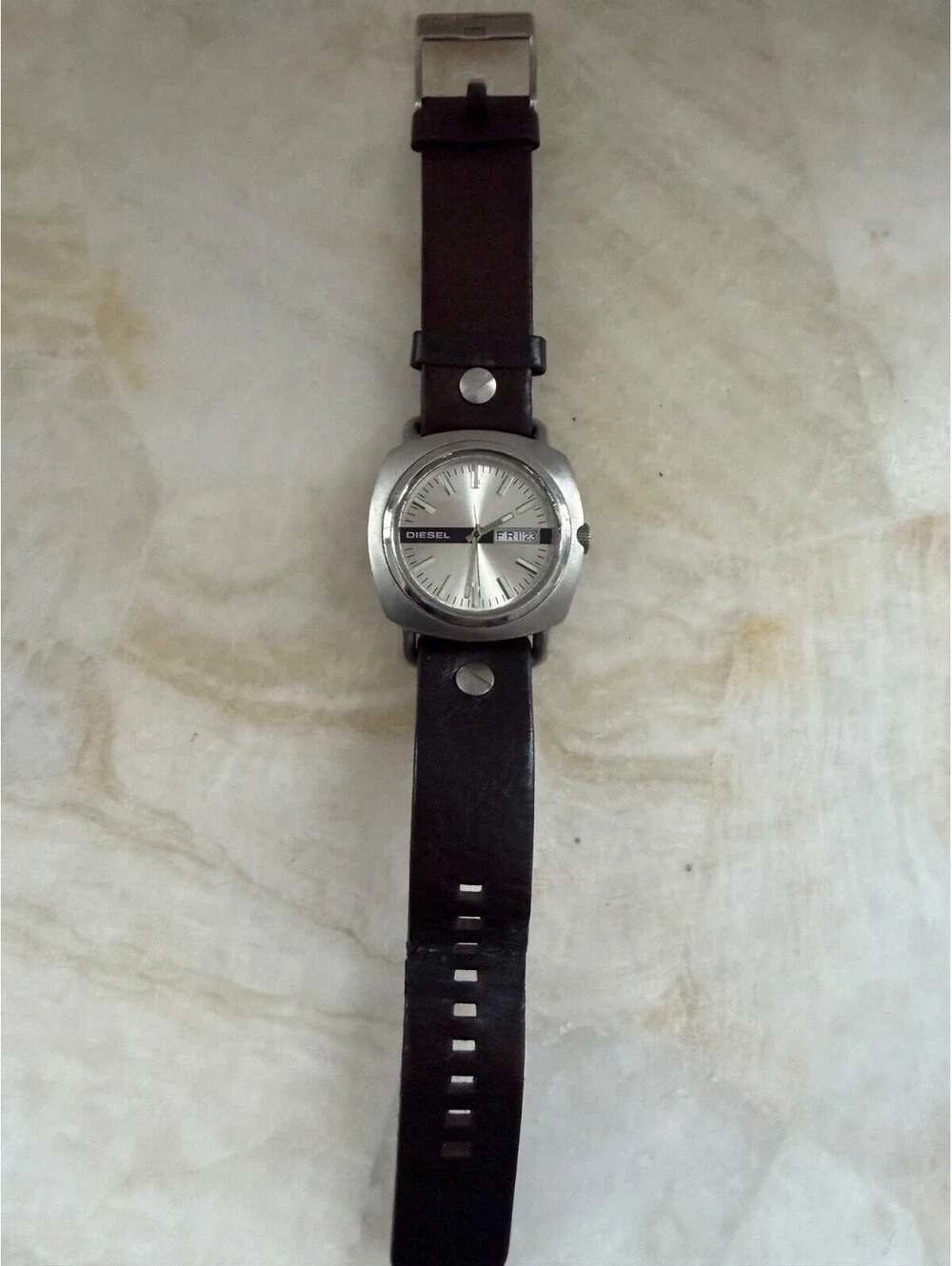 Vintage Diesel DZ-2129 Cushion Case Y2K Retro Watch - Untested / Needs Battery